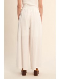 Pantalón de mujer largo, detalle abalorios.