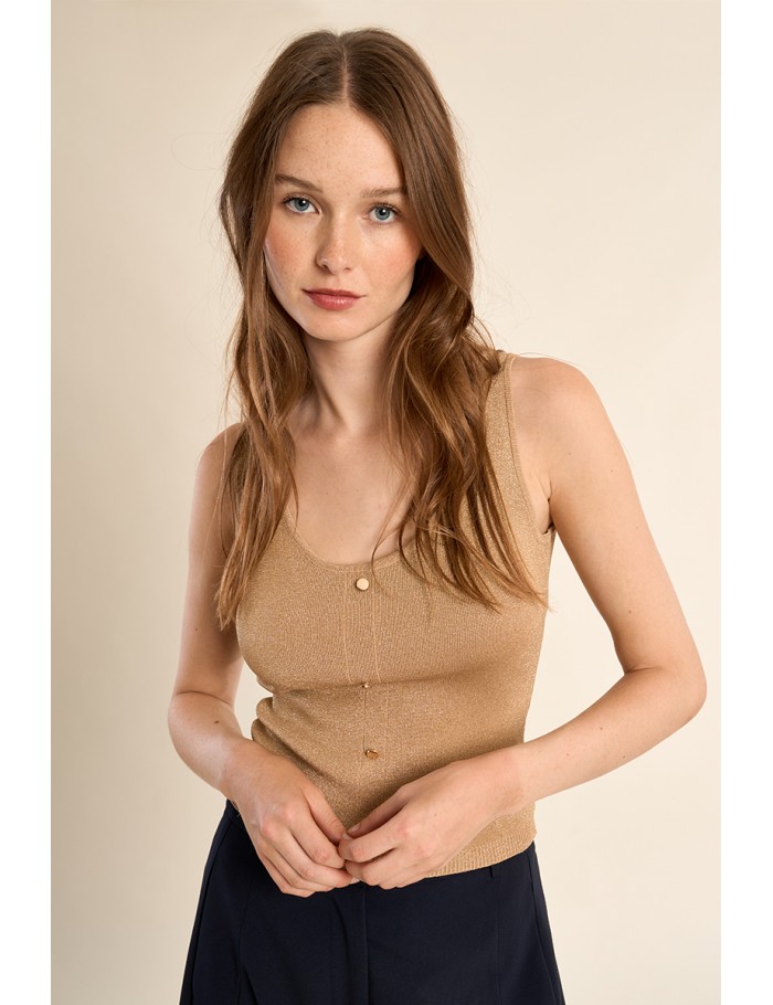 Knitted tank top, fancy buttons