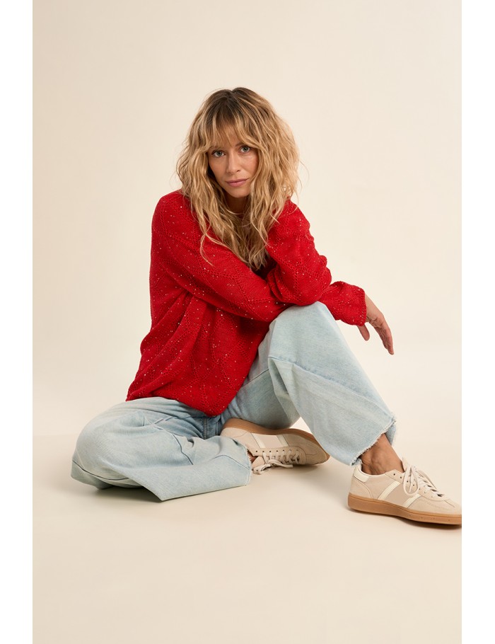 Pull en maille ajourée, parsemé de strass