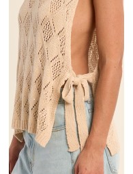 Sleeveless knit, openwork and knotted on the sides