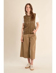 Sleeveless knit, openwork and knotted on the sides