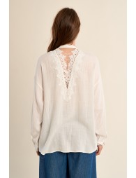 Mandarin collar shirt, open at the back