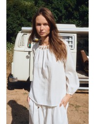 Blouse col rond perlé