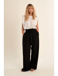 Printed T-shirt with wide shoulder pads