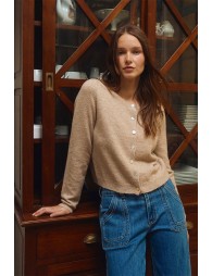 Knitted cardigan, buttoned