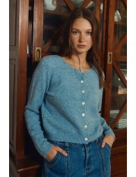 Knitted cardigan, buttoned