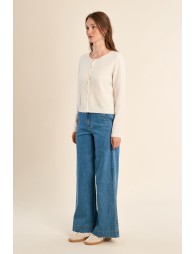 Knitted cardigan, buttoned