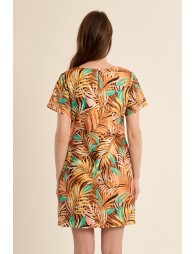 Vestido de manga corta, con estampado.
