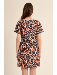 Vestido de manga corta, con estampado.