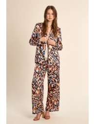 Blazer de mujer de manga larga, con cuello y solapa.