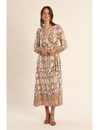 Vestido largo, satindado, con estampado y lazada.