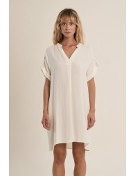 Robe courte, chemise