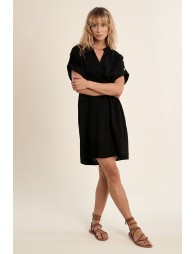 Robe courte, chemise