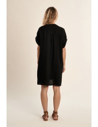 Robe courte, chemise