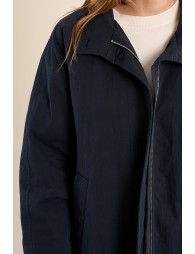 Trench-coat court, oversize