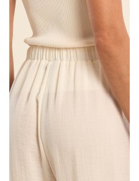 Flowy, high-waisted trousers