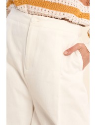 High-waisted shorts, paperbag