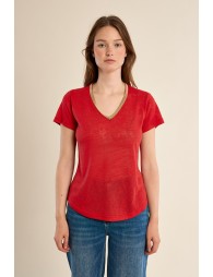 Camiseta de mujer de manga corta, con detalle en el escote.