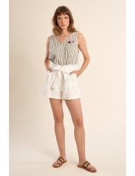 Short de mujer corto, con lazada.