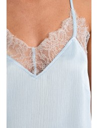 Top de mujer lencero, de tirantes, con encaje.