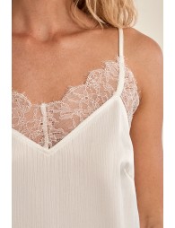 Top de mujer lencero, de tirantes, con encaje.