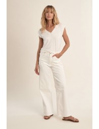 Camiseta de mujer de manga corta, detalle ribete.