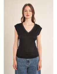 V-neck T-shirt, embellished with rhinestones