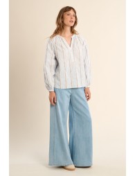 Blusa de mujer de manga larga, con estampado.