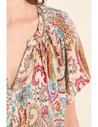 Top de mujer de manga corta, con estampado.