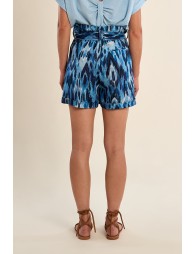 Short de mujer corto, con estampado.