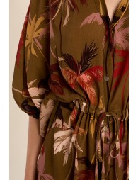 Vestido corto, con estampado y lazada.