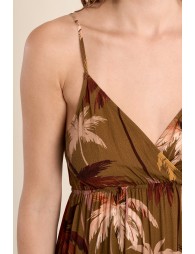 Vestido largo, de tirantes, con estampado.