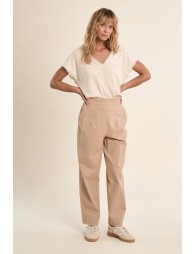 T-shirt à col V, détail dentelle