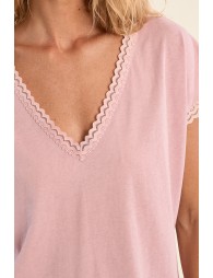 T-shirt à col V, détail dentelle