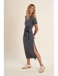 Casual maxi dress with a bow at the waist