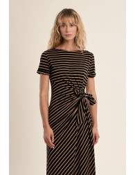 Casual maxi dress with a bow at the waist