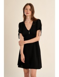 Short dress with knotted sleeves