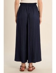 Wide, flowing trousers