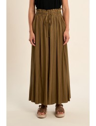 Pantalón de mujer tobillero, perneras anchas.