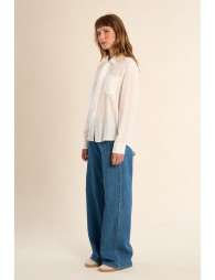 Chemise blanche avec cravate en dentelle