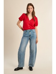 Top de mujer de manga corta, con lazada.