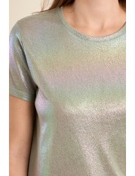 Camiseta de mujer de manga corta, en tejido brillante.