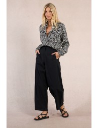 Cotton trousers, barrel cut