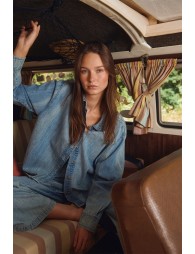 Chemise en jean, détails perles