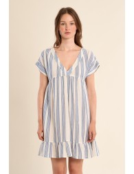 Vestido de manga corta, estampado y volantes.