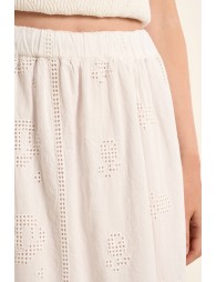 Falda midi, con detalles bordados.