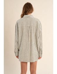 Camisa de mujer de manga larga, estampado y flores.