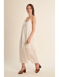 "Long and straight dress"