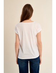 Camiseta de mujer de manga corta, con estampado.