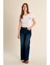 Camiseta de mujer de manga corta, con estampado.